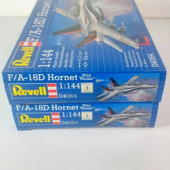 2 Jet F/A-18D Hornet Lot - 1:144 Scale Level 3 Skill - Picture 2 of 4